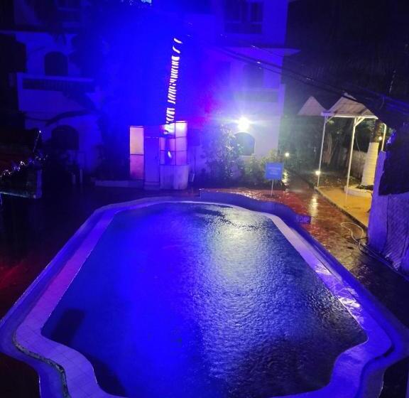 בית מלון כפרי Goa Divine Candolim