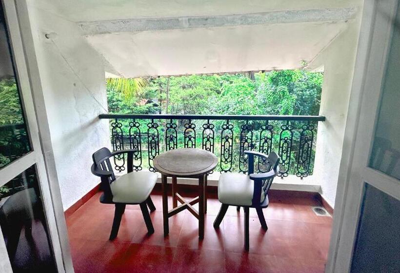 בית מלון כפרי Goa Divine Candolim