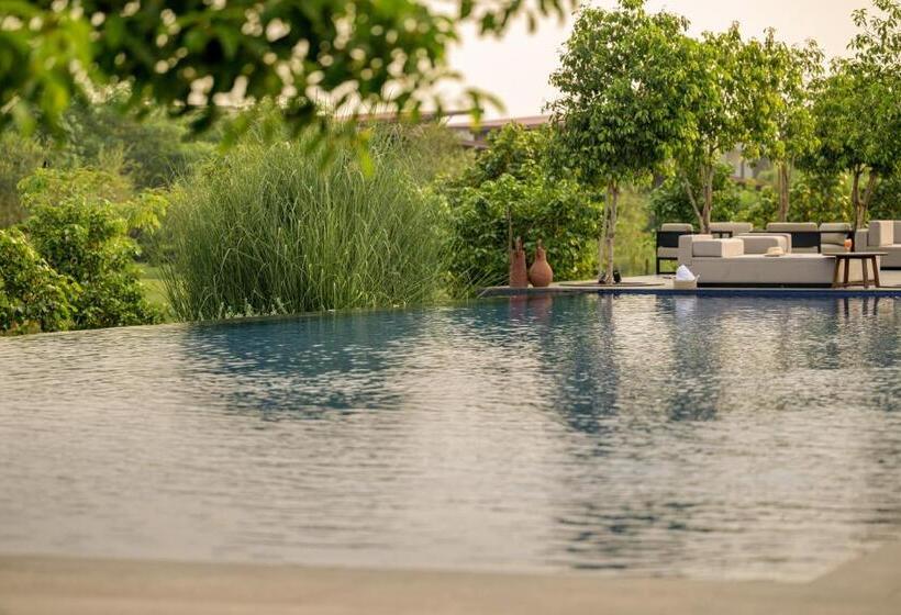 Hotel Mysa Zinc Journey By The Fern, Nani Devati