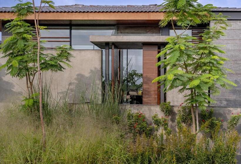 Hotel Mysa Zinc Journey By The Fern, Nani Devati