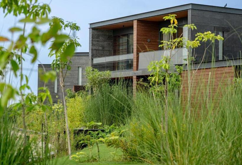 Hotel Mysa Zinc Journey By The Fern, Nani Devati