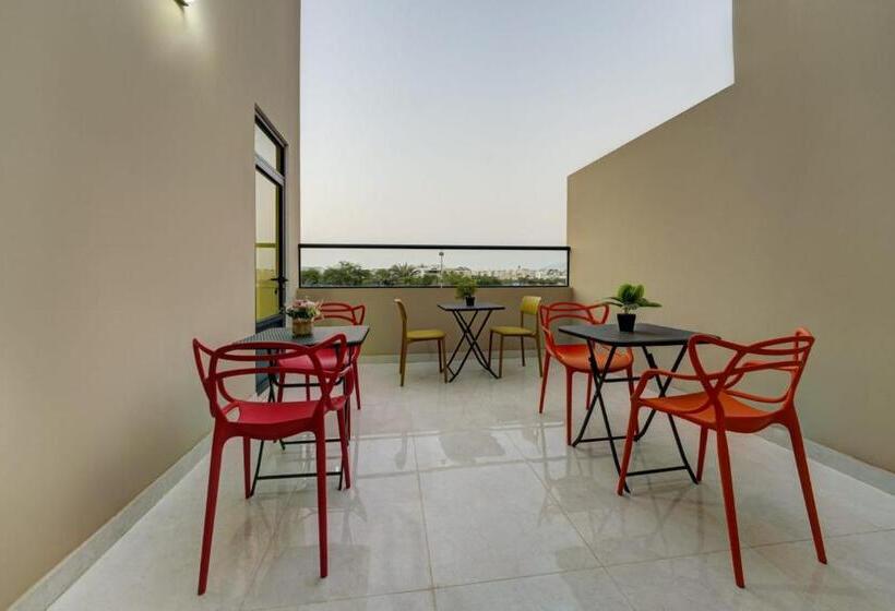 هتل Three Palms Suites