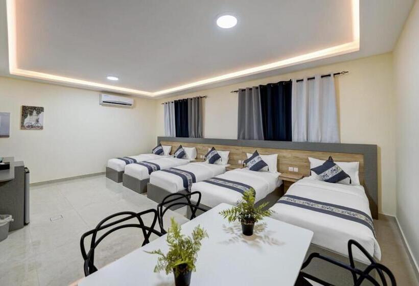 هتل Three Palms Suites