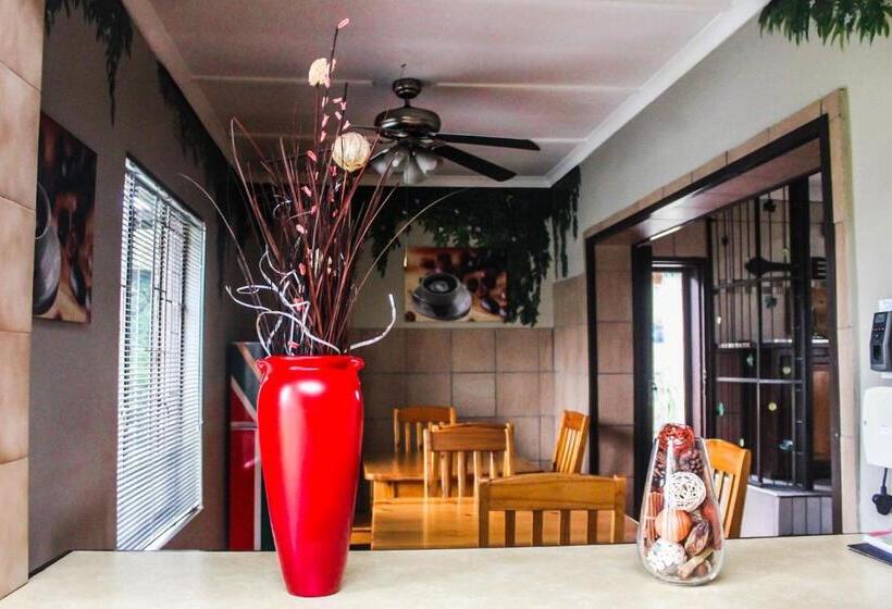 פנסיון Philile Guest House