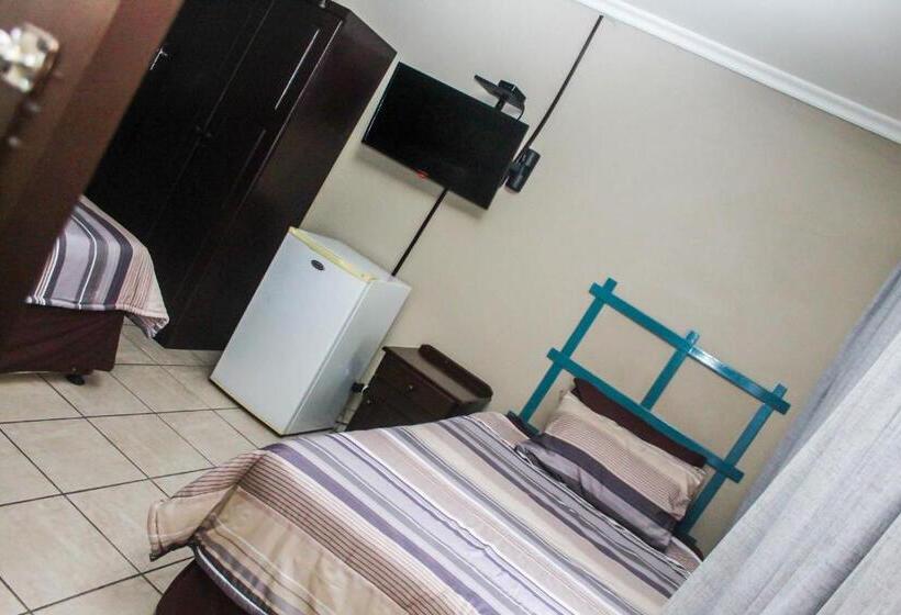 פנסיון Philile Guest House