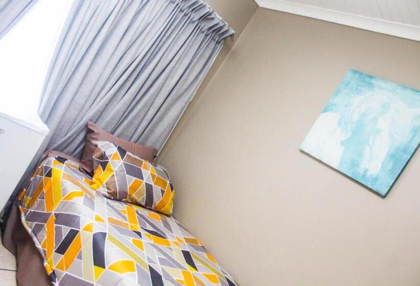 פנסיון Philile Guest House