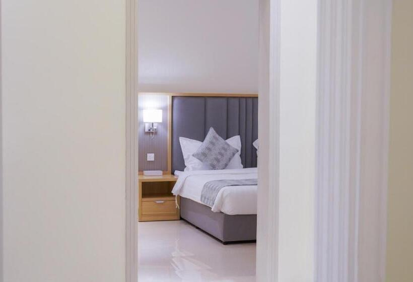 ايار للشقق المخدومه