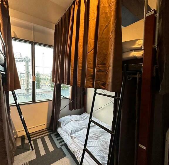 ユースホステル シェアルーム イン 那覇エアポート