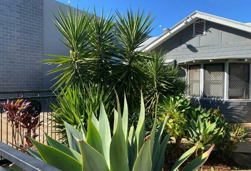 هاستل Sunraysia Stays