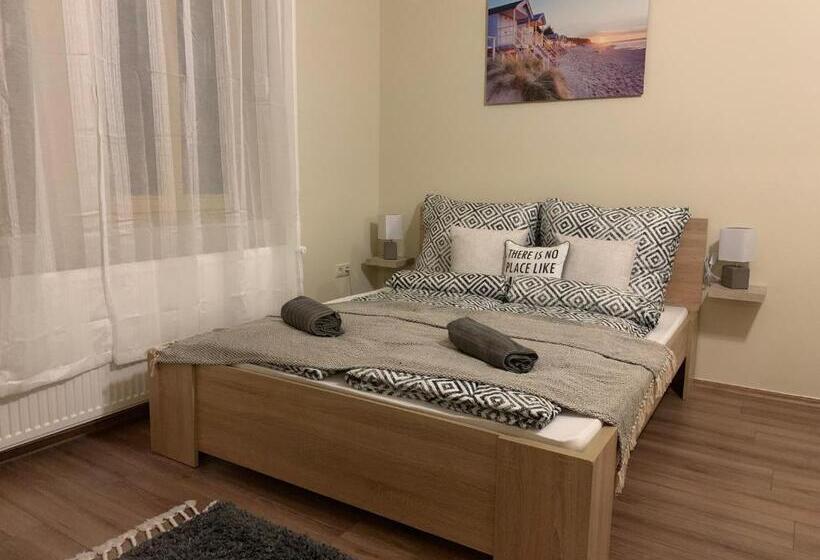 ベッドアンドブレックファースト Mayer Vendégház