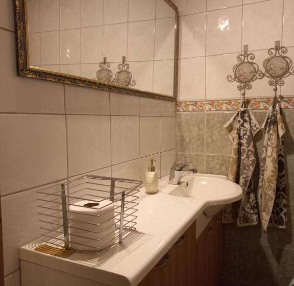 مبيت وإفطار Punaisen Pihatorpan Kammarit