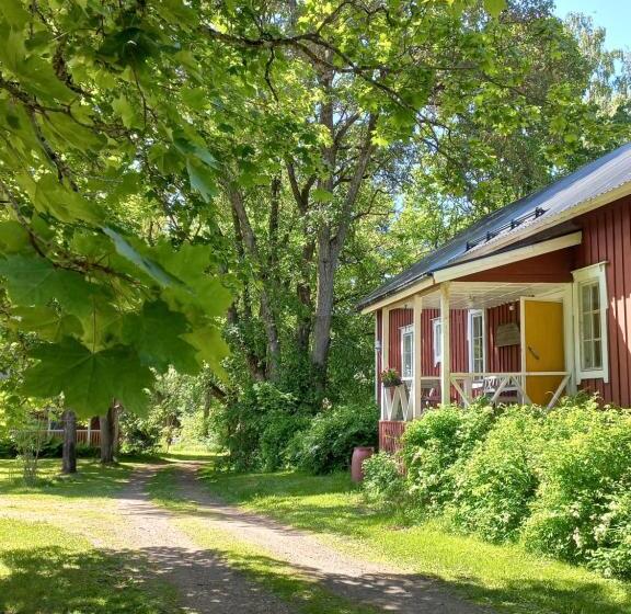 مبيت وإفطار Punaisen Pihatorpan Kammarit