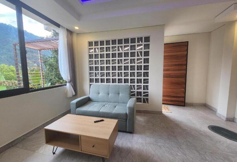 민박 Taman Dari Villa