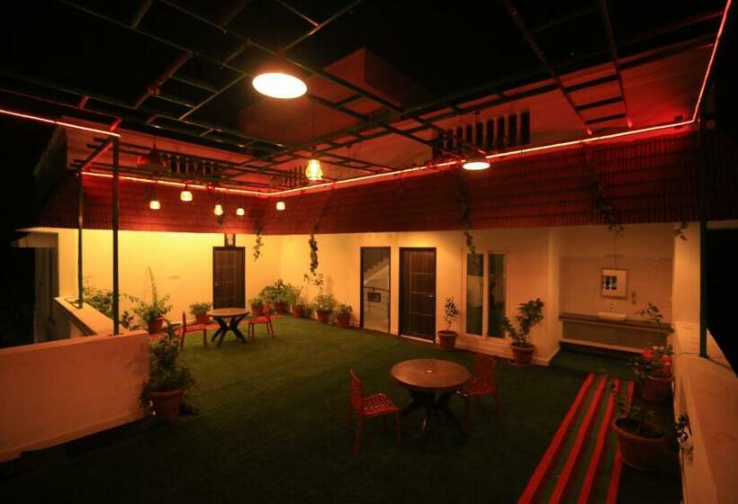 Bed and Breakfast Varsha Vishraam Luxury Stay