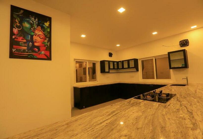 Bed and Breakfast Varsha Vishraam Luxury Stay