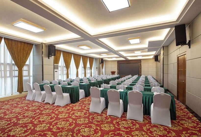 Days Hotel By Wyndham Dali High Speed Railway Station