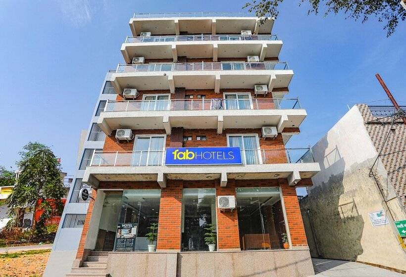 Fabhotel Unique Stay