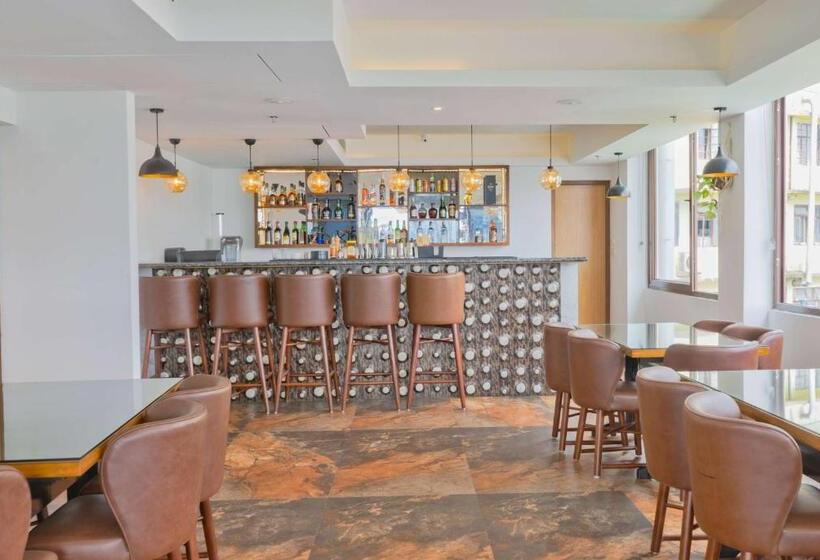 Отель Days Inn By Wyndham Gangtok Tadong