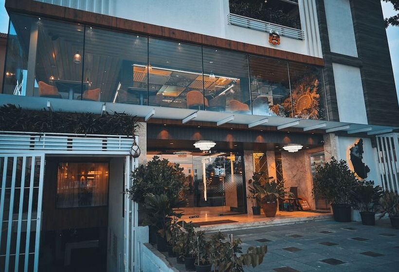 בית מלון כפרי Golden Riviera