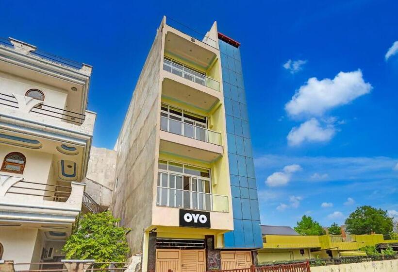 Hotel Oyo Flagship Jagrati Banquet And Rooms