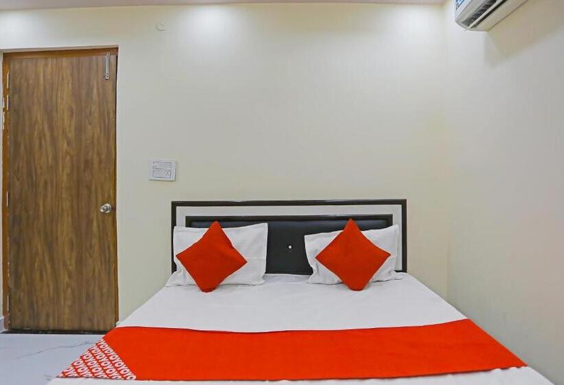 Hotel Oyo Flagship Jagrati Banquet And Rooms