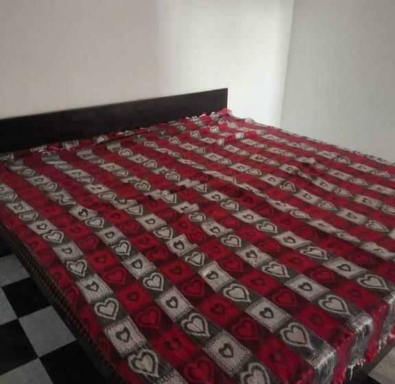 Отель Oyo Saini Guest House