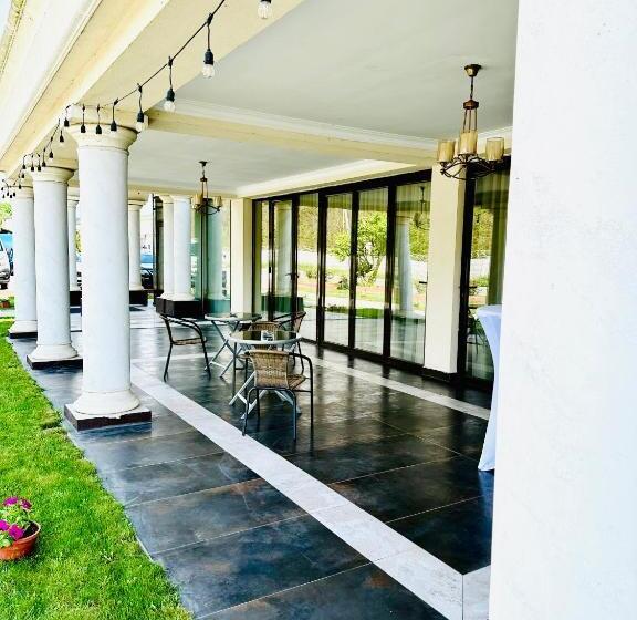 Отель Pensiunea Cristal