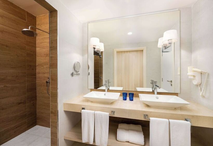 هتل Radisson Blu Residences, Saidia