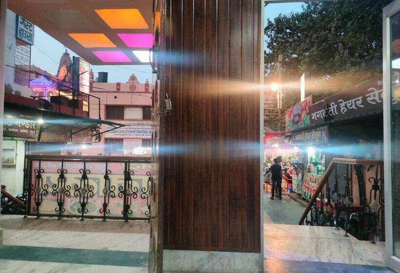 호텔 Shubhadra Guest House