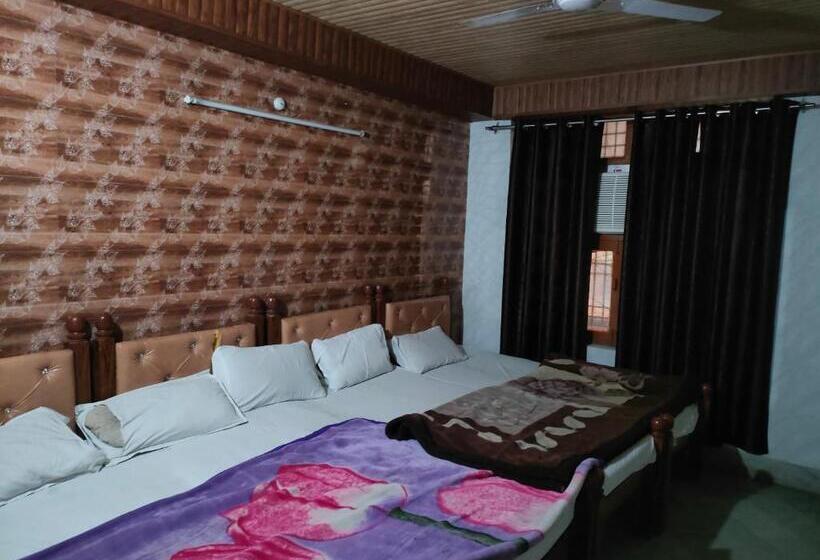 호텔 Shubhadra Guest House