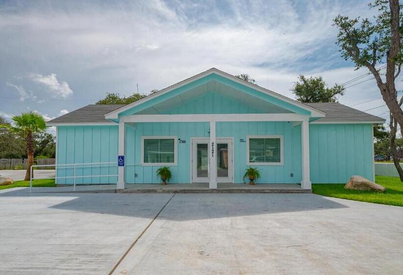 호텔 The Oasis Resort