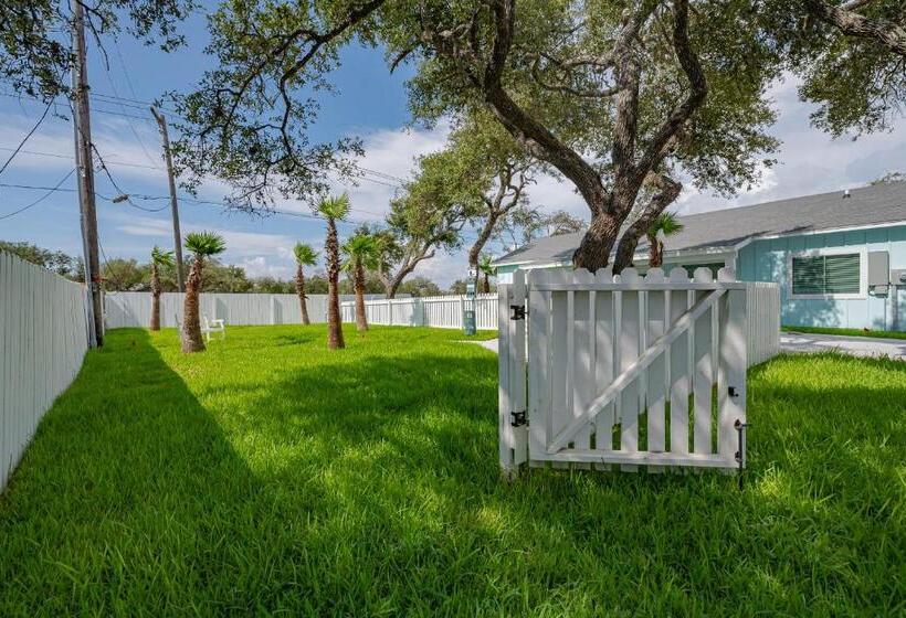 호텔 The Oasis Resort