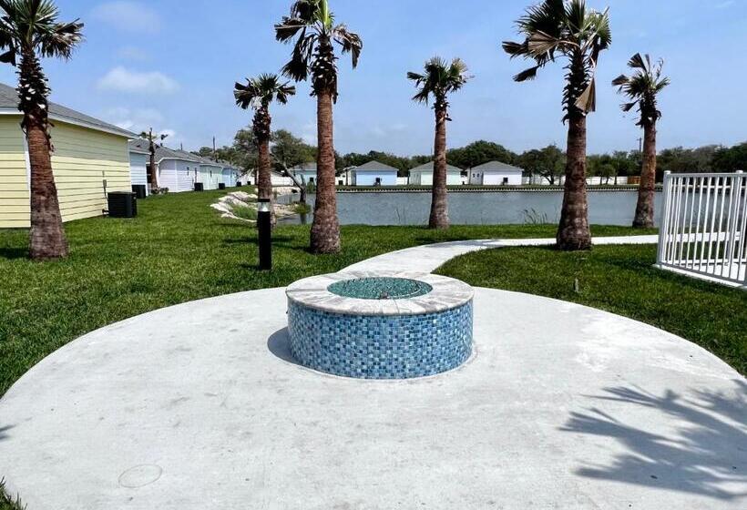 호텔 The Oasis Resort