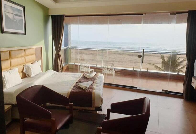 호텔 The Oceanic Beach Front