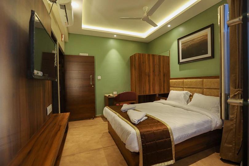 호텔 The Oceanic Beach Front