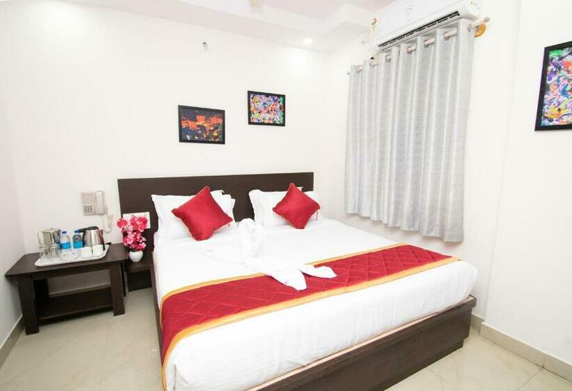 Octave Hotel Jm Residency