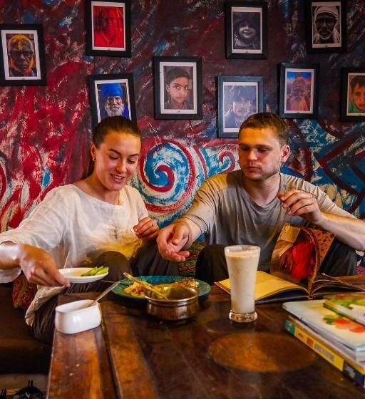 Open Road Hostel And Cafe