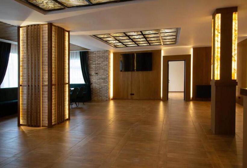 بنسيون Berghaus Bucovina