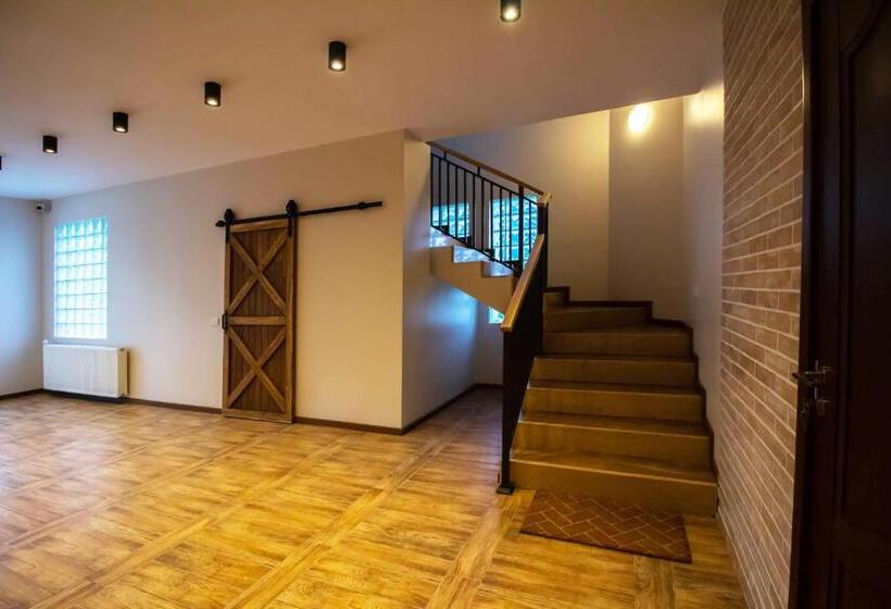 بنسيون Berghaus Bucovina