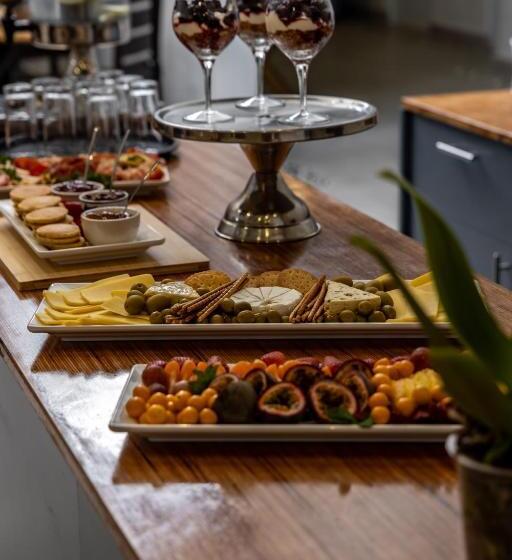 פנסיון Capri Sands Luxury Guest House