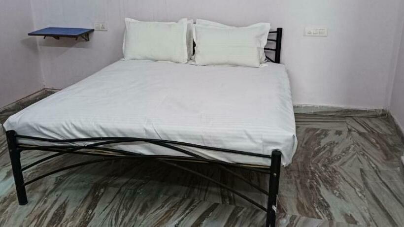 بنسيون Comfy Stays Guest House & Banquet Hall