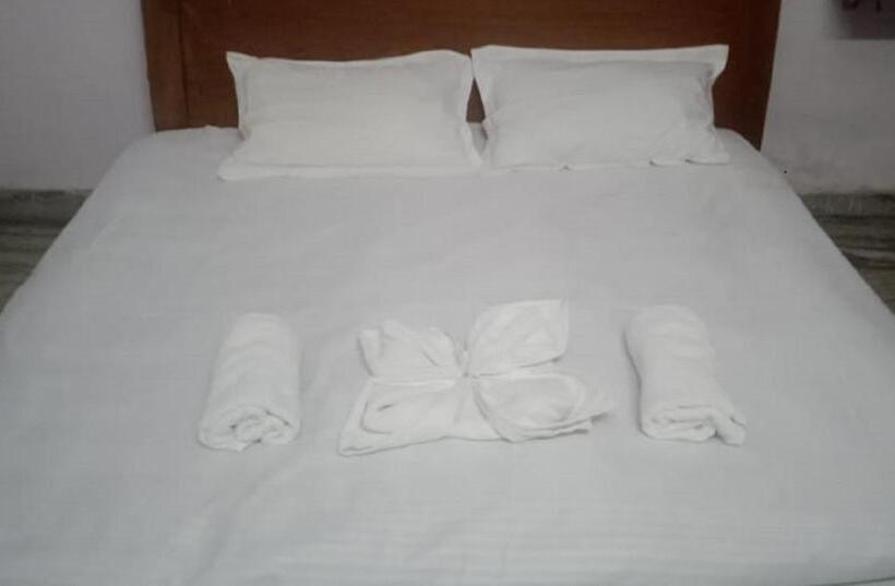 بنسيون Comfy Stays Guest House & Banquet Hall