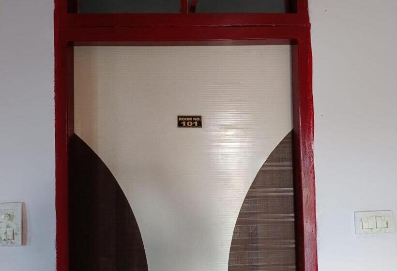 بنسيون Comfy Stays Guest House & Banquet Hall