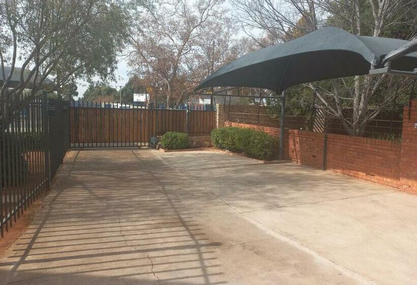 פנסיון Cronin Luxury Accommodation Room 1