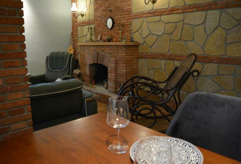 پانسیون Velio Guest House