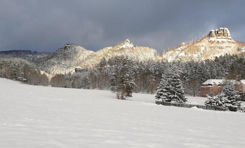 פנסיון Penzion švýcarský Dvůr
