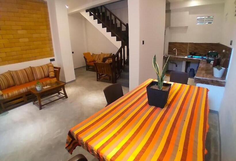 펜션 Ocean Air Guesthouse And Villa Weligama   Minute To Waves