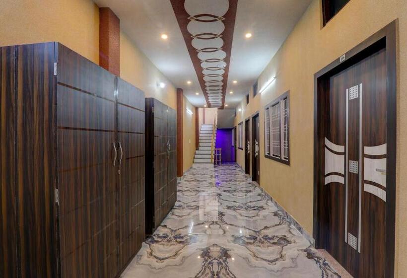 בית מלון כפרי Fly Inn