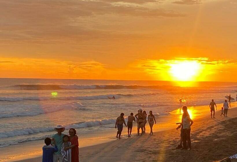 فندق صغير Iguana Budged Room Stop N Go Surf