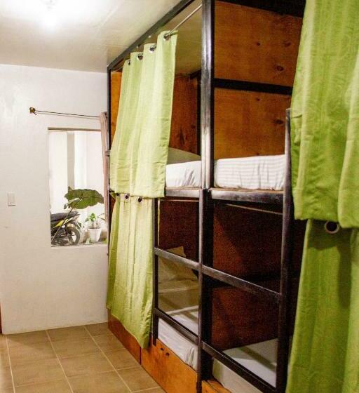 הוסטל Moana Beach House